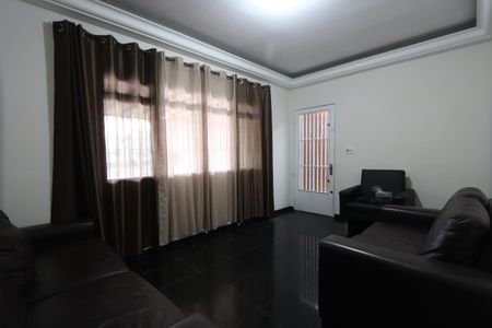 Sala de casa para alugar com 4 quartos, 350m² em Vila Santa Virginia, São Paulo