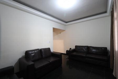 Sala de casa para alugar com 4 quartos, 350m² em Vila Santa Virginia, São Paulo