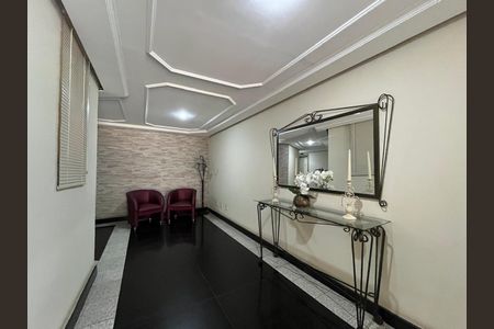 Apartamento à venda com 81m², 2 quartos e 2 vagas Apartamento à venda com 81m², 2 quartos e 2 vagasHall