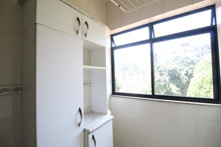 Apartamento à venda com 81m², 2 quartos e 2 vagasÁrea de serviço