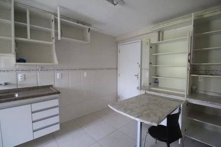 Apartamento à venda com 81m², 2 quartos e 2 vagasCozinha