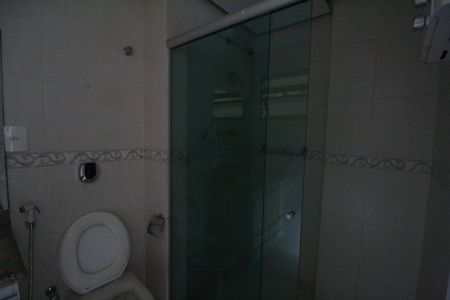 Apartamento à venda com 81m², 2 quartos e 2 vagasBanheiro social