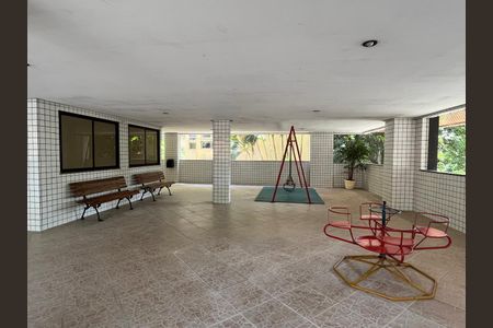 Apartamento à venda com 81m², 2 quartos e 2 vagas Apartamento à venda com 81m², 2 quartos e 2 vagasÁrea comum - Playground