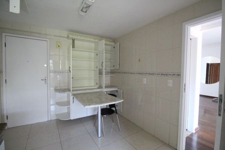 Apartamento à venda com 81m², 2 quartos e 2 vagasCozinha