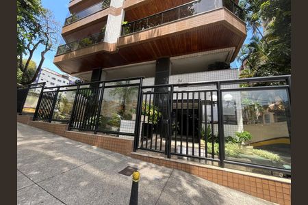 Apartamento à venda com 81m², 2 quartos e 2 vagas Apartamento à venda com 81m², 2 quartos e 2 vagasFachada
