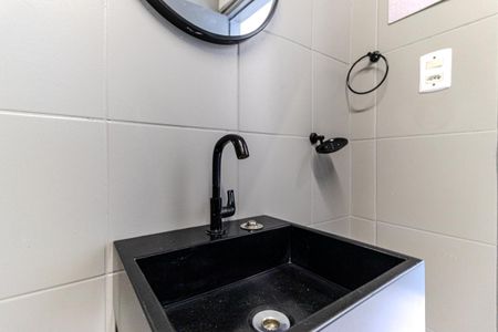 Banheiro Social de kitnet/studio para alugar com 1 quarto, 37m² em Santa Cecília, São Paulo