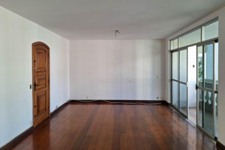 Apartamento à venda com 200m², 4 quartos e 2 vagas Apartamento à venda com 200m², 4 quartos e 2 vagasSala