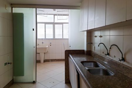 Apartamento à venda com 200m², 4 quartos e 2 vagas Apartamento à venda com 200m², 4 quartos e 2 vagasCozinha