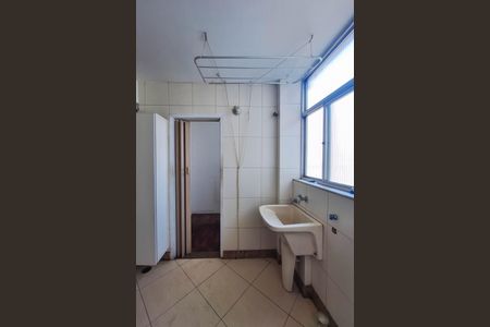 Apartamento à venda com 200m², 4 quartos e 2 vagas Apartamento à venda com 200m², 4 quartos e 2 vagasÁrea de Serviço