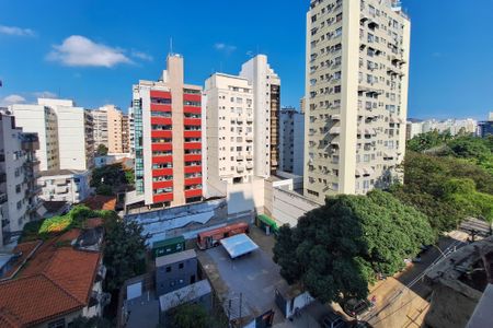 Apartamento à venda com 200m², 4 quartos e 2 vagas Apartamento à venda com 200m², 4 quartos e 2 vagasQuarto 1
