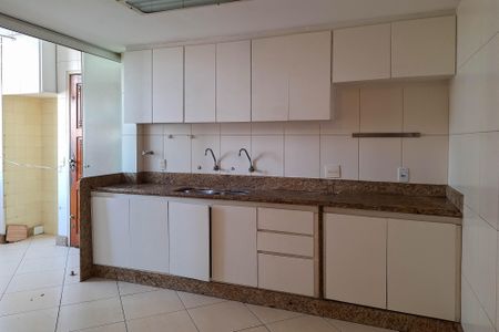 Apartamento à venda com 200m², 4 quartos e 2 vagas Apartamento à venda com 200m², 4 quartos e 2 vagasCozinha