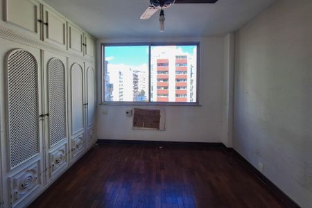 Apartamento à venda com 200m², 4 quartos e 2 vagas Apartamento à venda com 200m², 4 quartos e 2 vagasSuíte 2