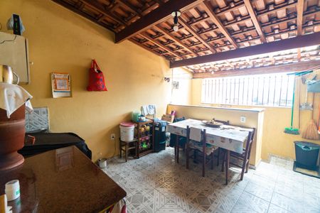 Casa à venda com 100m², 3 quartos e 1 vaga Casa à venda com 100m², 3 quartos e 1 vagaLavanderia