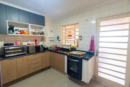 Casa à venda com 100m², 3 quartos e 1 vaga Casa à venda com 100m², 3 quartos e 1 vagaCozinha