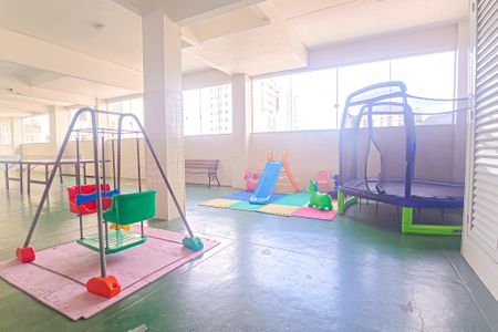 Apartamento à venda com 70m², 2 quartos e 1 vaga Apartamento à venda com 70m², 2 quartos e 1 vagaÁrea comum - Playground