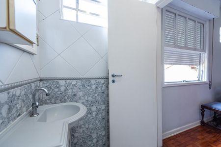 Casa para alugar com 177m², 3 quartos e 2 vagas Casa para alugar com 177m², 3 quartos e 2 vagasBanheiro da Suíte 1