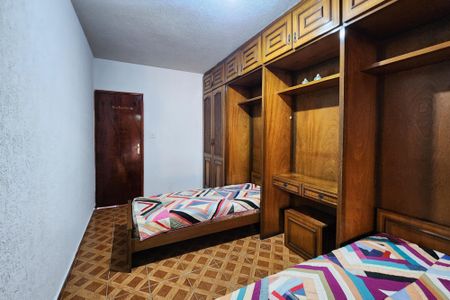 Casa à venda com 165m², 3 quartos e 2 vagas Casa à venda com 165m², 3 quartos e 2 vagasQuarto 2