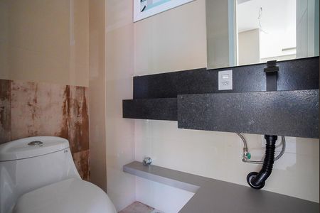 Lavabo de apartamento para alugar com 3 quartos, 165m² em Passo da Areia, Porto Alegre