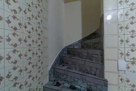 Escada de casa para alugar com 2 quartos, 70m² em Paulicéia, São Bernardo do Campo