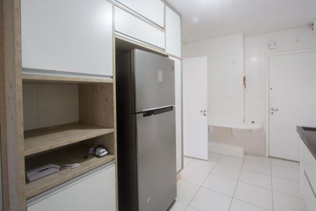 Apartamento para alugar com 144m², 3 quartos e 3 vagas Apartamento para alugar com 144m², 3 quartos e 3 vagasCozinha