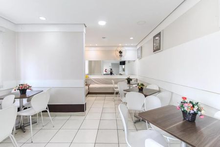 Apartamento para alugar com 44m², 2 quartos e 1 vaga