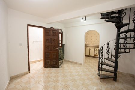 SALA de casa para alugar com 2 quartos, 70m² em Vila Romero, São Paulo