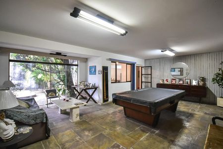 Casa à venda com 650m², 4 quartos e 9 vagasEspaço de Jogos