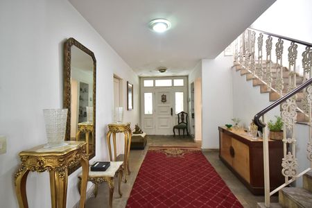 Casa à venda com 650m², 4 quartos e 9 vagasSala