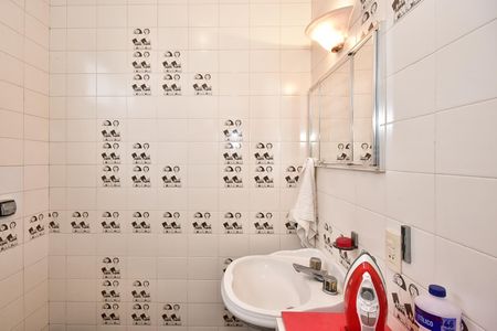 Casa à venda com 650m², 4 quartos e 9 vagasBanheiro Suíte 4