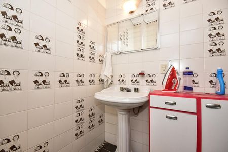 Casa à venda com 650m², 4 quartos e 9 vagasBanheiro Suíte 4