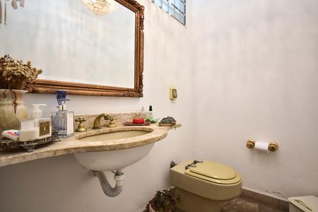 Casa à venda com 650m², 4 quartos e 9 vagasLavabo 1