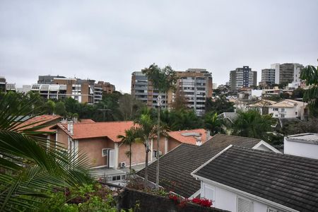 Casa à venda com 650m², 4 quartos e 9 vagasVista da Suíte 1