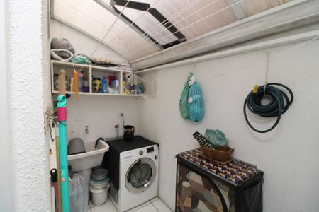 Casa de condomínio à venda com 82m², 3 quartos e 1 vagaÁrea de Serviço