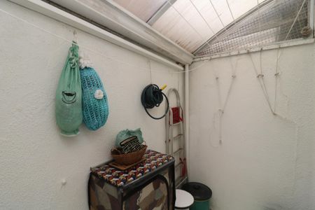 Casa de condomínio à venda com 82m², 3 quartos e 1 vagaÁrea de Serviço