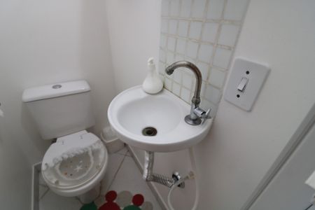 Casa de condomínio à venda com 82m², 3 quartos e 1 vagaLavabo