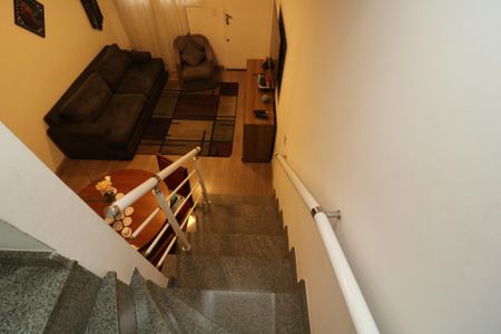 Casa de condomínio à venda com 82m², 3 quartos e 1 vagaEscada