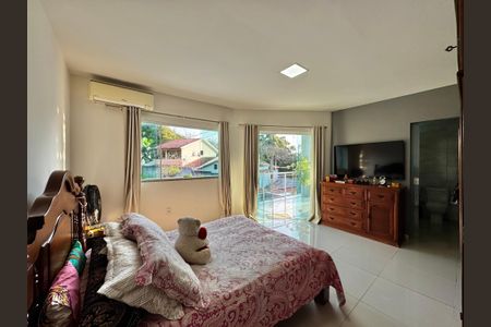 Casa de condomínio à venda com 220m², 4 quartos e 1 vaga Casa de condomínio à venda com 220m², 4 quartos e 1 vagaSuíte 2