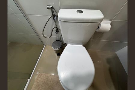 Casa de condomínio à venda com 220m², 4 quartos e 1 vaga Casa de condomínio à venda com 220m², 4 quartos e 1 vagaSuíte 1 - Banheiro