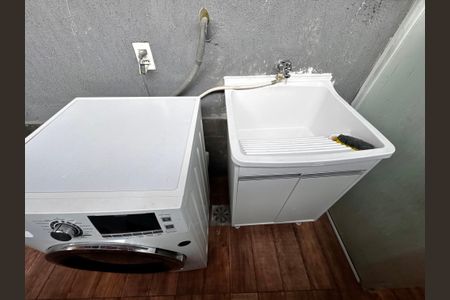 Casa de condomínio à venda com 220m², 4 quartos e 1 vaga Casa de condomínio à venda com 220m², 4 quartos e 1 vagaÁrea de Serviço