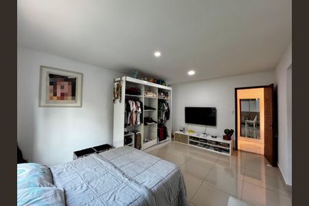 Casa de condomínio à venda com 220m², 4 quartos e 1 vaga Casa de condomínio à venda com 220m², 4 quartos e 1 vagaSuíte 3