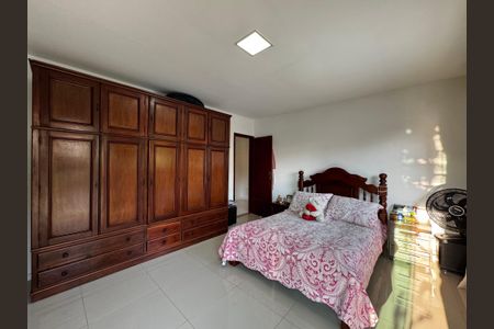 Casa de condomínio à venda com 220m², 4 quartos e 1 vaga Casa de condomínio à venda com 220m², 4 quartos e 1 vagaSuíte 2
