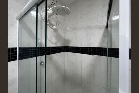 Casa de condomínio à venda com 220m², 4 quartos e 1 vaga Casa de condomínio à venda com 220m², 4 quartos e 1 vagaBanheiro Social