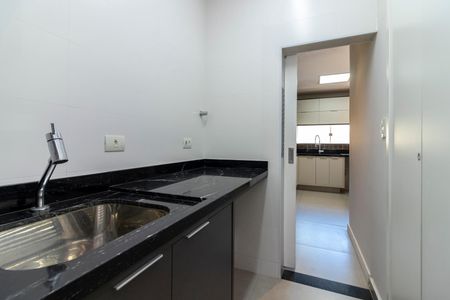 Casa à venda com 300m², 3 quartos e 5 vagasÁrea de Serviço