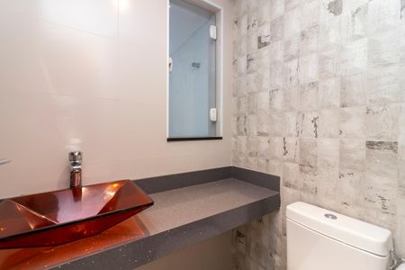 Casa à venda com 300m², 3 quartos e 5 vagasLavabo