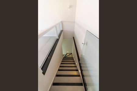 Casa à venda com 300m², 3 quartos e 5 vagasEscada