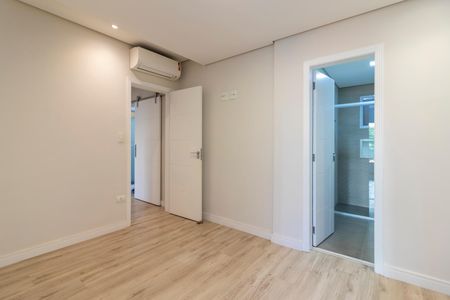 Casa à venda com 300m², 3 quartos e 5 vagasSuíte 1