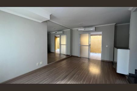 Casa de condomínio para alugar com 100m², 3 quartos e 2 vagasSala