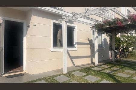 Casa de condomínio para alugar com 100m², 3 quartos e 2 vagasFachada