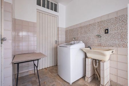 Casa à venda com 160m², 3 quartos e 2 vagas Casa à venda com 160m², 3 quartos e 2 vagasÁrea de Serviço