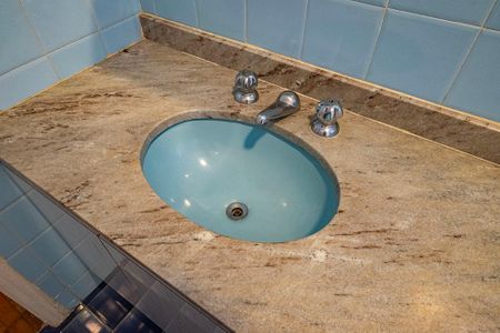 Casa à venda com 160m², 3 quartos e 2 vagas Casa à venda com 160m², 3 quartos e 2 vagasSuíte - Banheiro